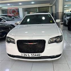 کرایسلەر 300